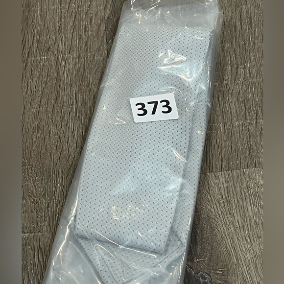 Brioni Tie 100% Silk Made in Italy Subtle Geometric Business Power Tie EUC Lux - Picture 12 of 12